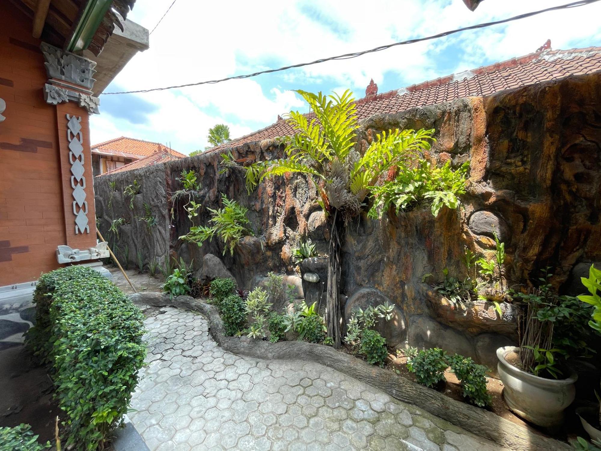 Hotel Kubu Elsa Bali Lovina Exterior foto