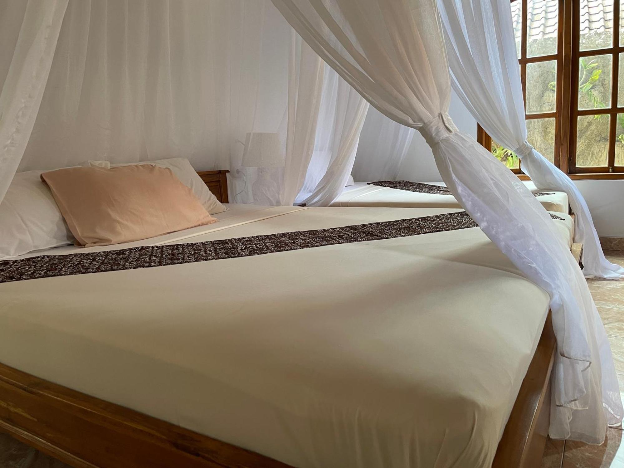 Hotel Kubu Elsa Bali Lovina Habitación foto
